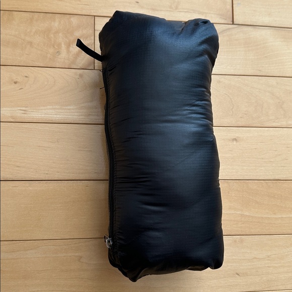 Mountain Hardwear down jacket - Picture 7 of 9